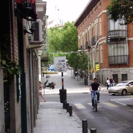 Hostal Miguel Angel Madrid Extérieur photo