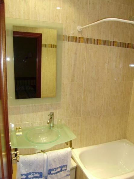 Hostal Miguel Angel Madrid Chambre photo
