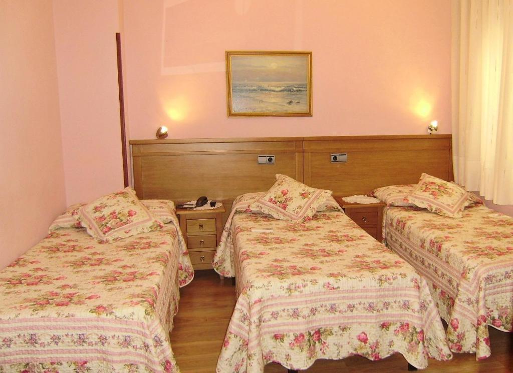 Hostal Miguel Angel Madrid Extérieur photo